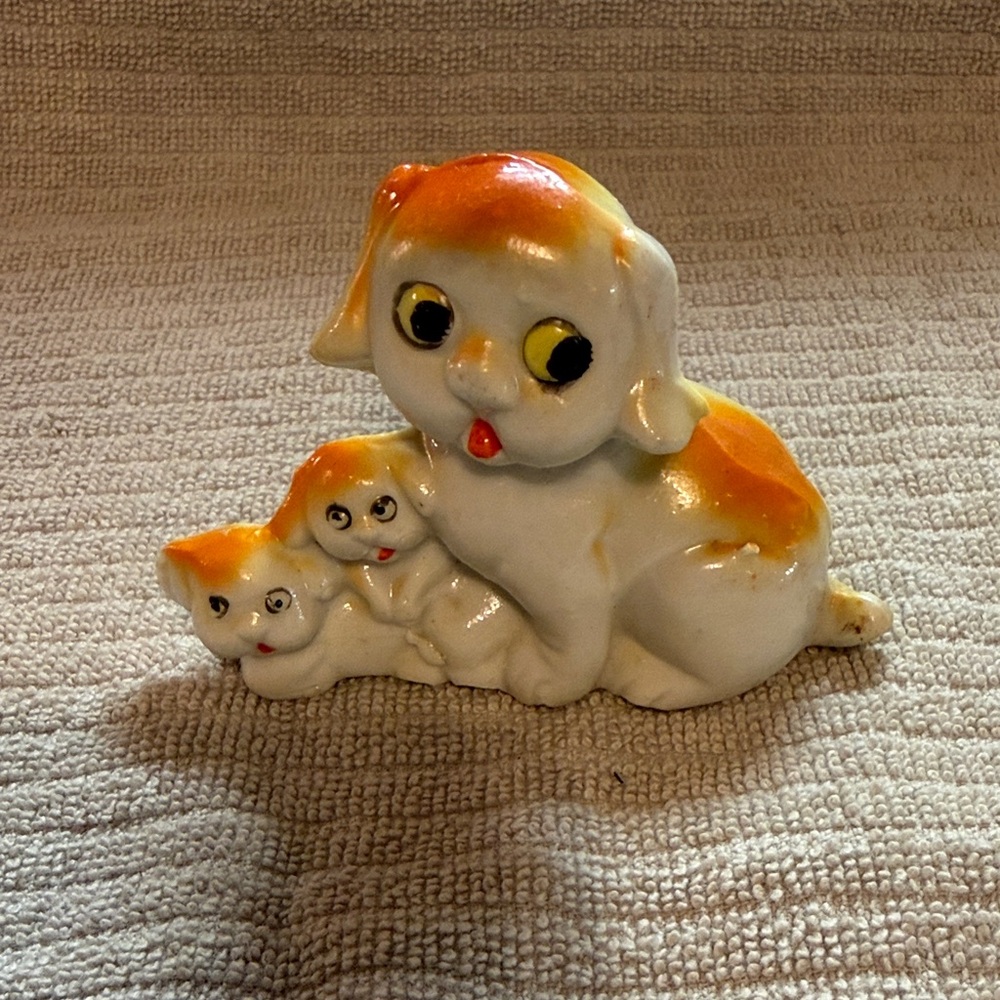 Vintage Ceramic mom dog with two Figurine with Puppies. Made in Japan